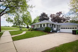 525 Janssen Ave, Mayville, WI 53050 - Photo 1