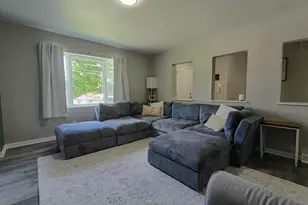 16 N Adams St, Elkhorn, WI 53121 - Photo 4