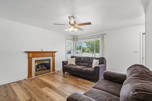 3940 Lasalle St, Racine, WI 53402 - Photo 8