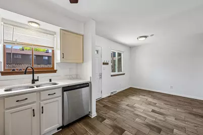 9907 W Beloit Rd, Milwaukee, WI 53227 - Photo 8