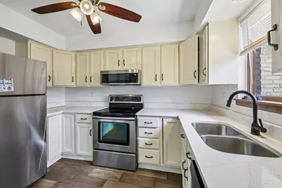 9907 W Beloit Rd, Milwaukee, WI 53227 - Photo 6