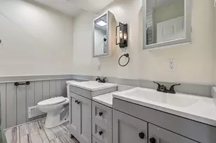 9907 W Beloit Rd, Milwaukee, WI 53227 - Photo 14
