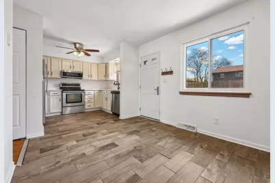 9907 W Beloit Rd, Milwaukee, WI 53227 - Photo 4