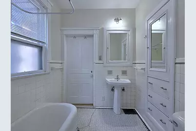 2745 N Summit Ave, Milwaukee, WI 53211 - Photo 24