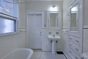 2745 N Summit Ave, Milwaukee, WI 53211 - Photo 24