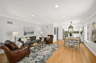 4751 N Marlborough Dr, Whitefish Bay, WI 53211 - Photo 4