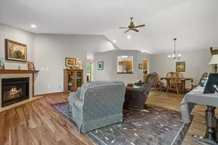 6235 S Creekside Dr, Cudahy, WI 53110 - Photo 16