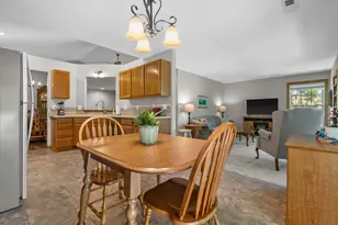6235 S Creekside Dr, Cudahy, WI 53110 - Photo 4