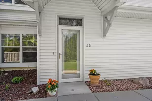 6235 S Creekside Dr, Cudahy, WI 53110 - Photo 32
