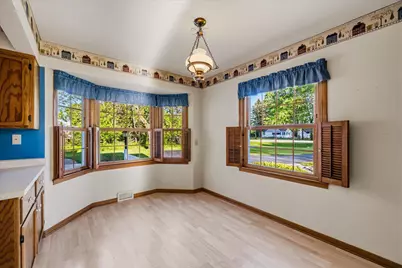 7230 W Freistadt Rd, Mequon, WI 53092 - Photo 10
