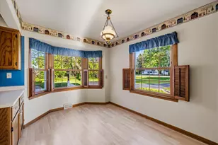7230 W Freistadt Rd, Mequon, WI 53092 - Photo 10