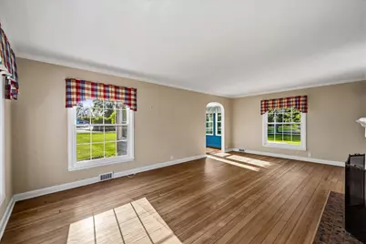 7230 W Freistadt Rd, Mequon, WI 53092 - Photo 4
