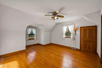 7230 W Freistadt Rd, Mequon, WI 53092 - Photo 16