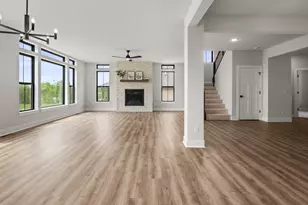 N66W21485 Sagebrush Dr, Menomonee Falls, WI 53051 - Photo 4