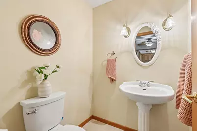 W178N9754  Riversbend Cir, Germantown, WI 53022 - Photo 16