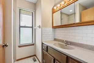 W178N9754 Riversbend Circle, Germantown, WI 53022 - Photo 28