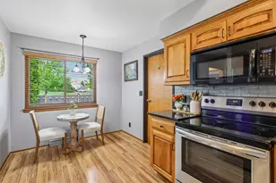 W178N9754 Riversbend Circle, Germantown, WI 53022 - Photo 14