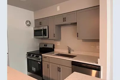 3811 S 35th St, Greenfield, WI 53221 - Photo 6