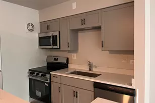 3811 S 35th St, Greenfield, WI 53221 - Photo 6