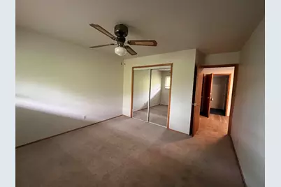 3811 S 35th St, Greenfield, WI 53221 - Photo 10