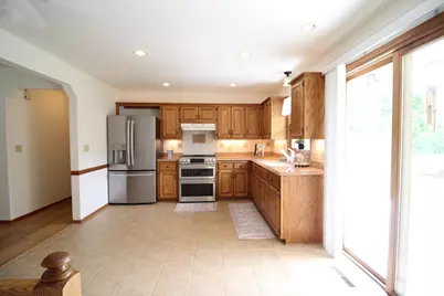 N77W15970  Settlers Ct, Menomonee Falls, WI 53051 - Photo 6