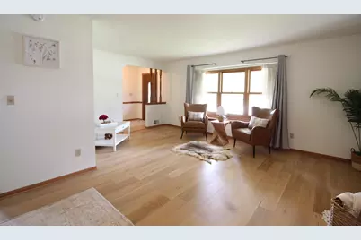 N77W15970  Settlers Ct, Menomonee Falls, WI 53051 - Photo 14