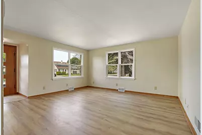 1815  29th St, Kenosha, WI 53140 - Photo 2