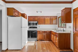 W235S5479 Big Bend Rd, Waukesha, WI 53189 - Photo 6