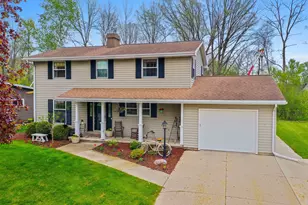 1419 Lee Cir, Manitowoc, WI 54220 - Photo 2