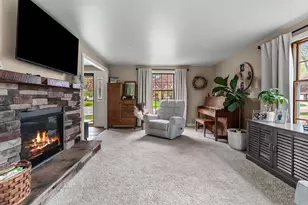 1419 Lee Cir, Manitowoc, WI 54220 - Photo 8