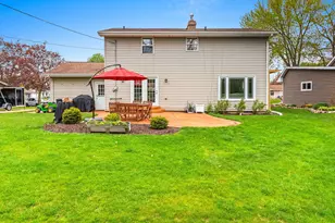 1419 Lee Cir, Manitowoc, WI 54220 - Photo 40