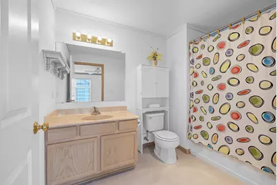 2126  Landings Ln, Delavan, WI 53115 - Photo 18