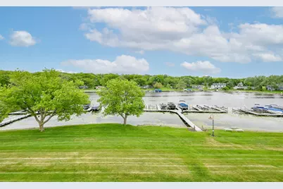 2126  Landings Ln, Delavan, WI 53115 - Photo 20