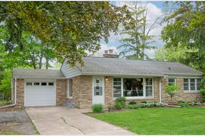 215  Leanore Ln, Brookfield, WI 53005 - Photo 1