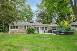 215 Leanore Ln, Brookfield, WI 53005 - Photo 2