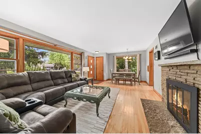 215  Leanore Ln, Brookfield, WI 53005 - Photo 8