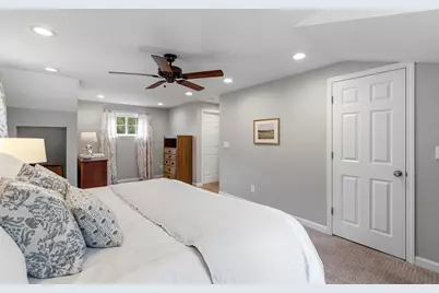 1627 W Fiesta Ln, Mequon, WI 53092 - Photo 18