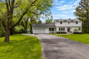 1627 W Fiesta Ln, Mequon, WI 53092 - Photo 1