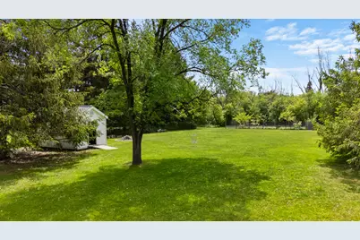 1627 W Fiesta Ln, Mequon, WI 53092 - Photo 32
