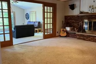 42 Robin Hill Dr, Racine, WI 53406 - Photo 8