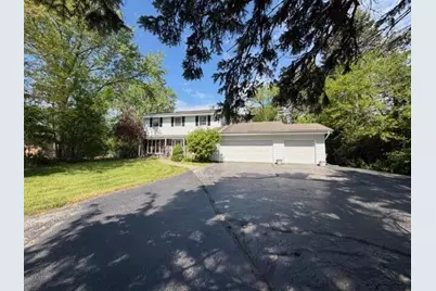 42  Robin Hill Dr, Racine, WI 53406 - Photo 2