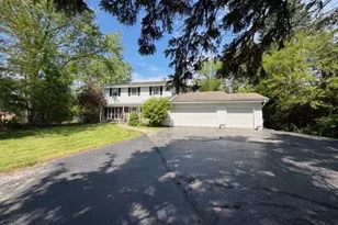 42 Robin Hill Dr, Racine, WI 53406 - Photo 2