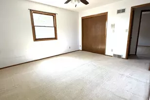 42 Robin Hill Dr, Racine, WI 53406 - Photo 16