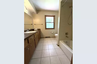 42  Robin Hill Dr, Racine, WI 53406 - Photo 14