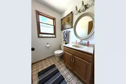 42  Robin Hill Dr, Racine, WI 53406 - Photo 12