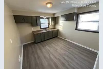 8025 W Villard Ave #8023, Milwaukee, WI 53218 - Photo 12