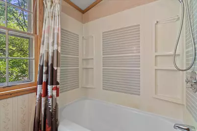 8125 W Dixon St, Milwaukee, WI 53214 - Photo 18