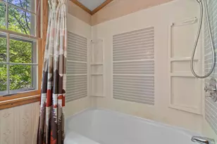 8125 W Dixon St, Milwaukee, WI 53214 - Photo 18