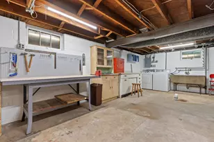 8125 W Dixon St, Milwaukee, WI 53214 - Photo 20