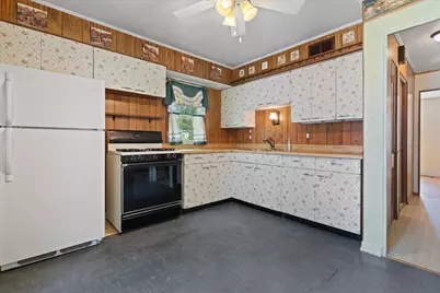 8125 W Dixon St, Milwaukee, WI 53214 - Photo 8